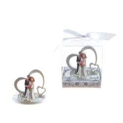Mega Favors - Wedding Couple Standing in Front of Hearts Poly Resin in Gift Box